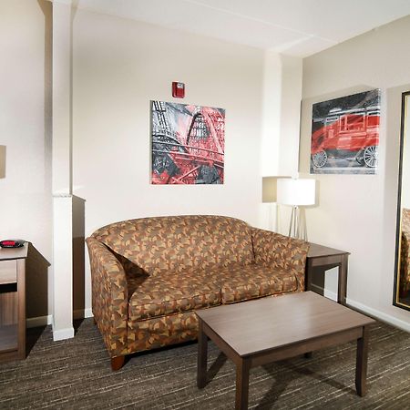 Best Western Plus Sandusky Hotel & Suites Экстерьер фото