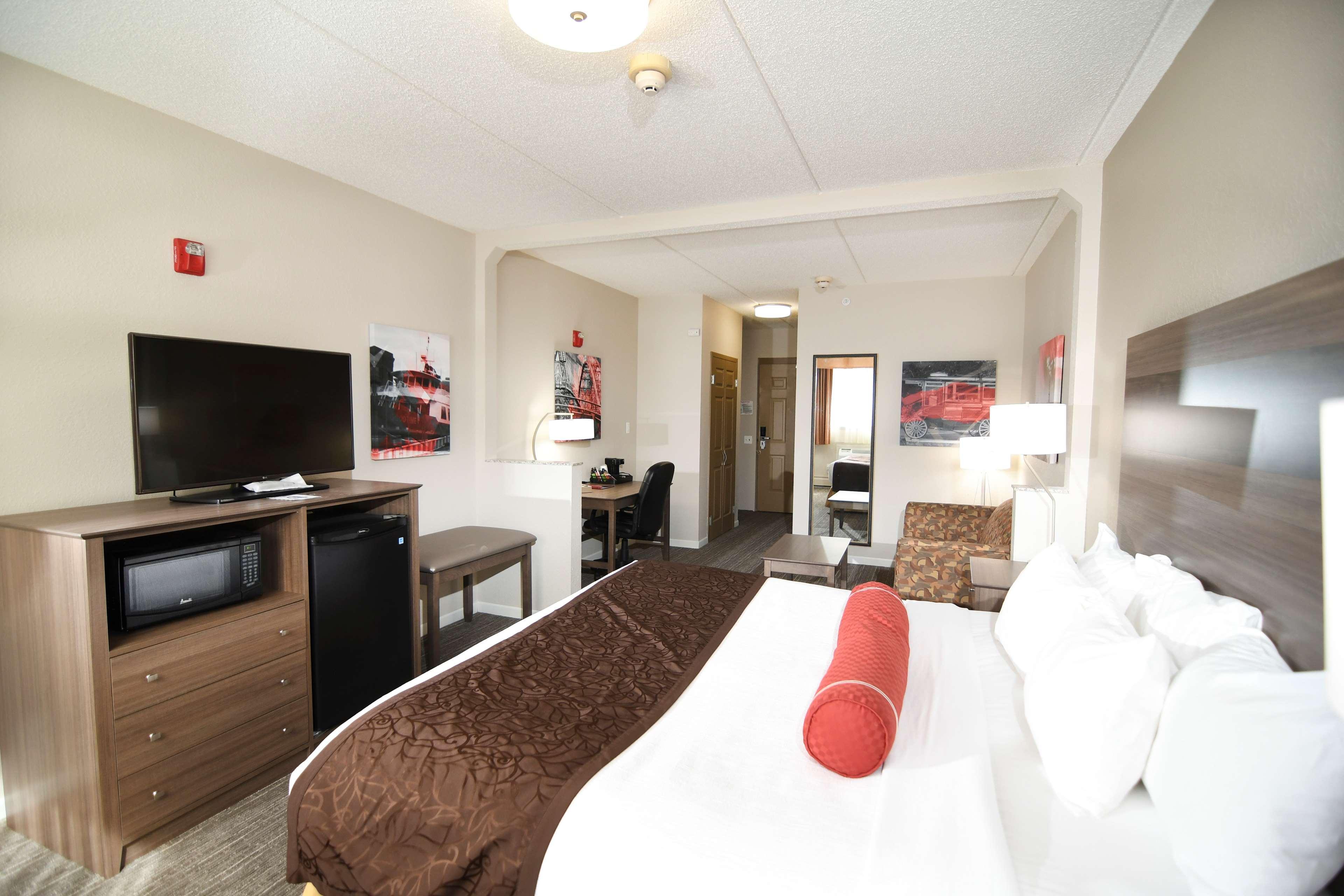 Best Western Plus Sandusky Hotel & Suites Экстерьер фото