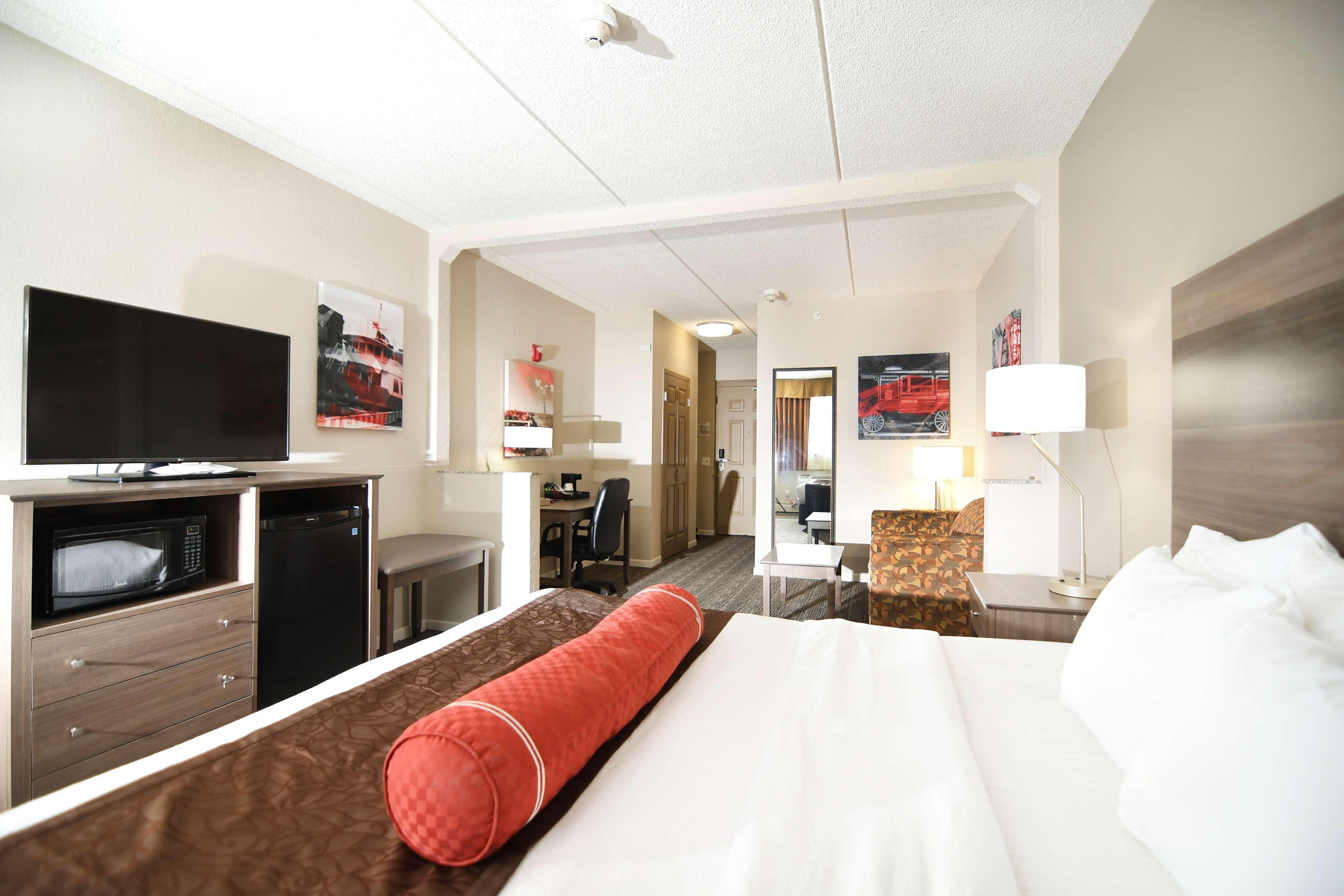 Best Western Plus Sandusky Hotel & Suites Экстерьер фото