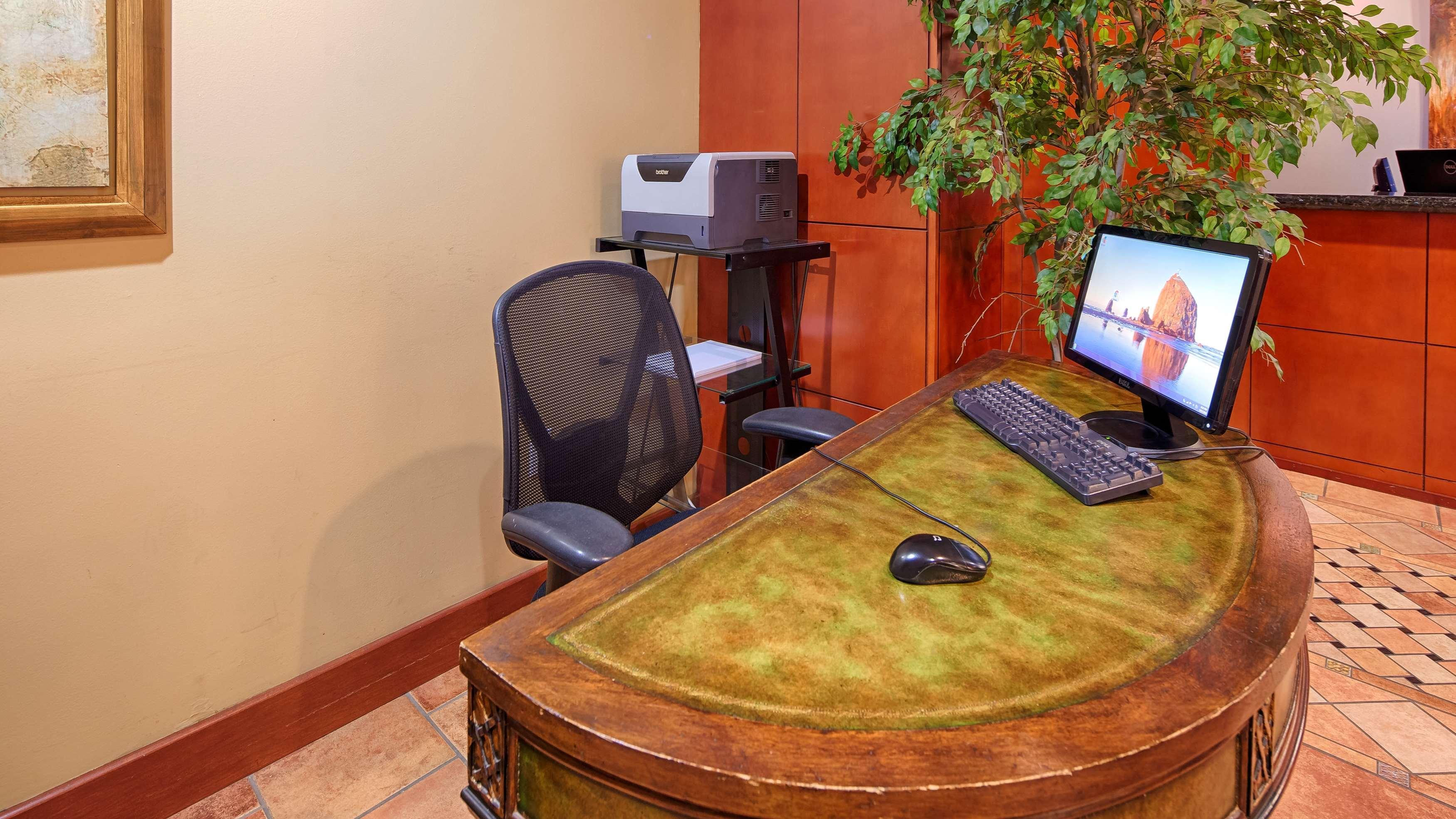 Best Western Plus Sandusky Hotel & Suites Экстерьер фото