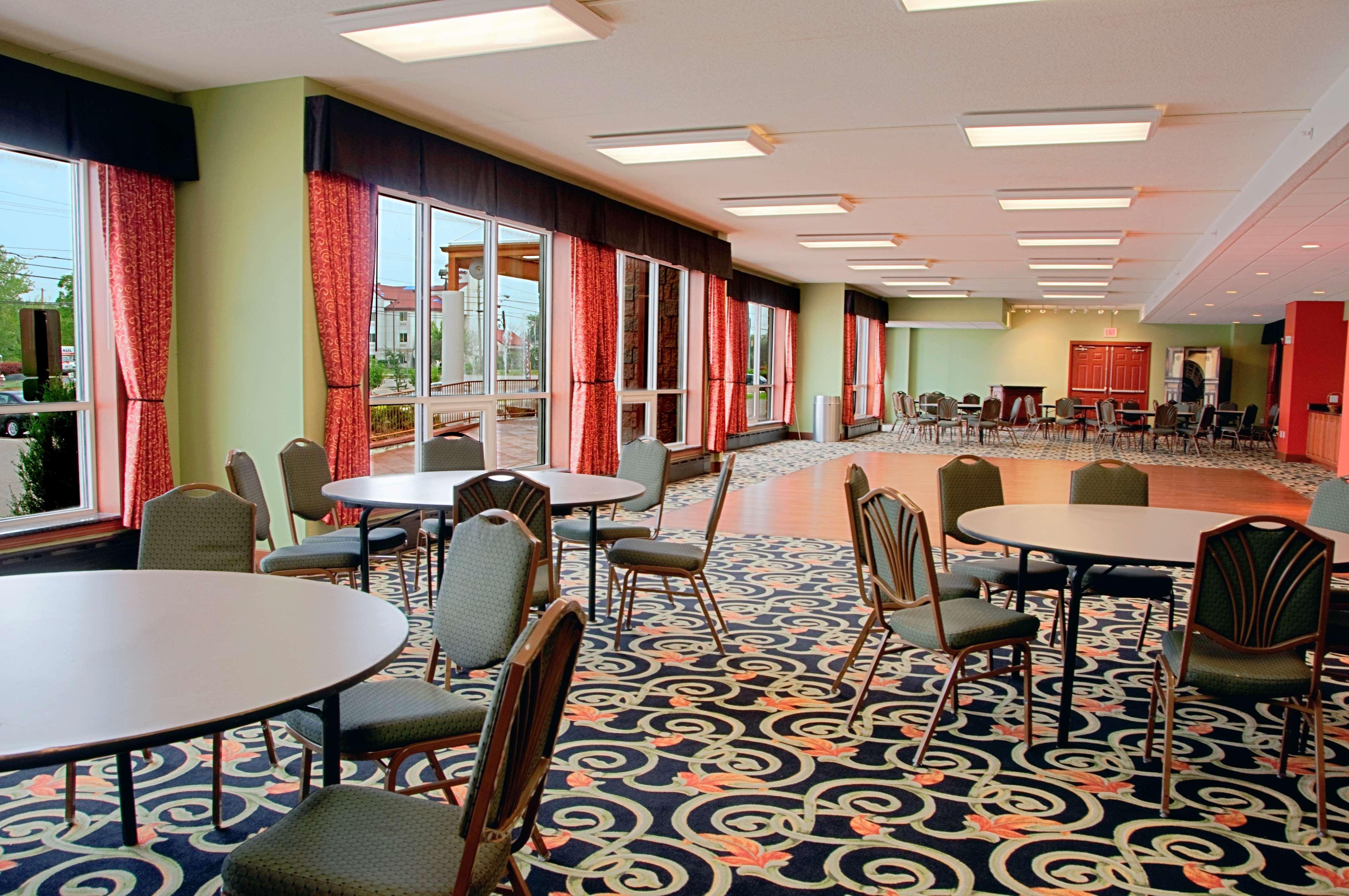 Best Western Plus Sandusky Hotel & Suites Экстерьер фото