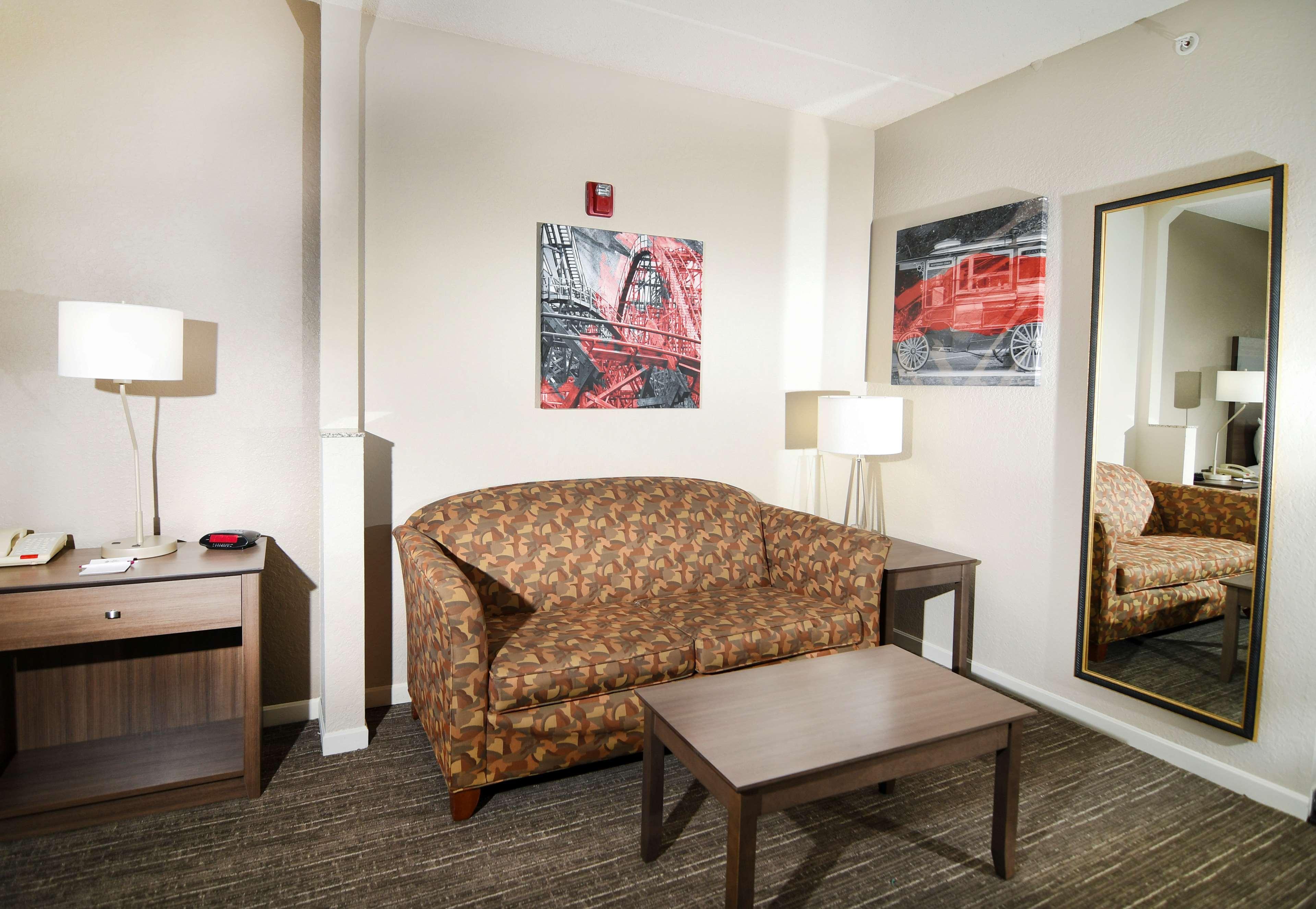 Best Western Plus Sandusky Hotel & Suites Экстерьер фото