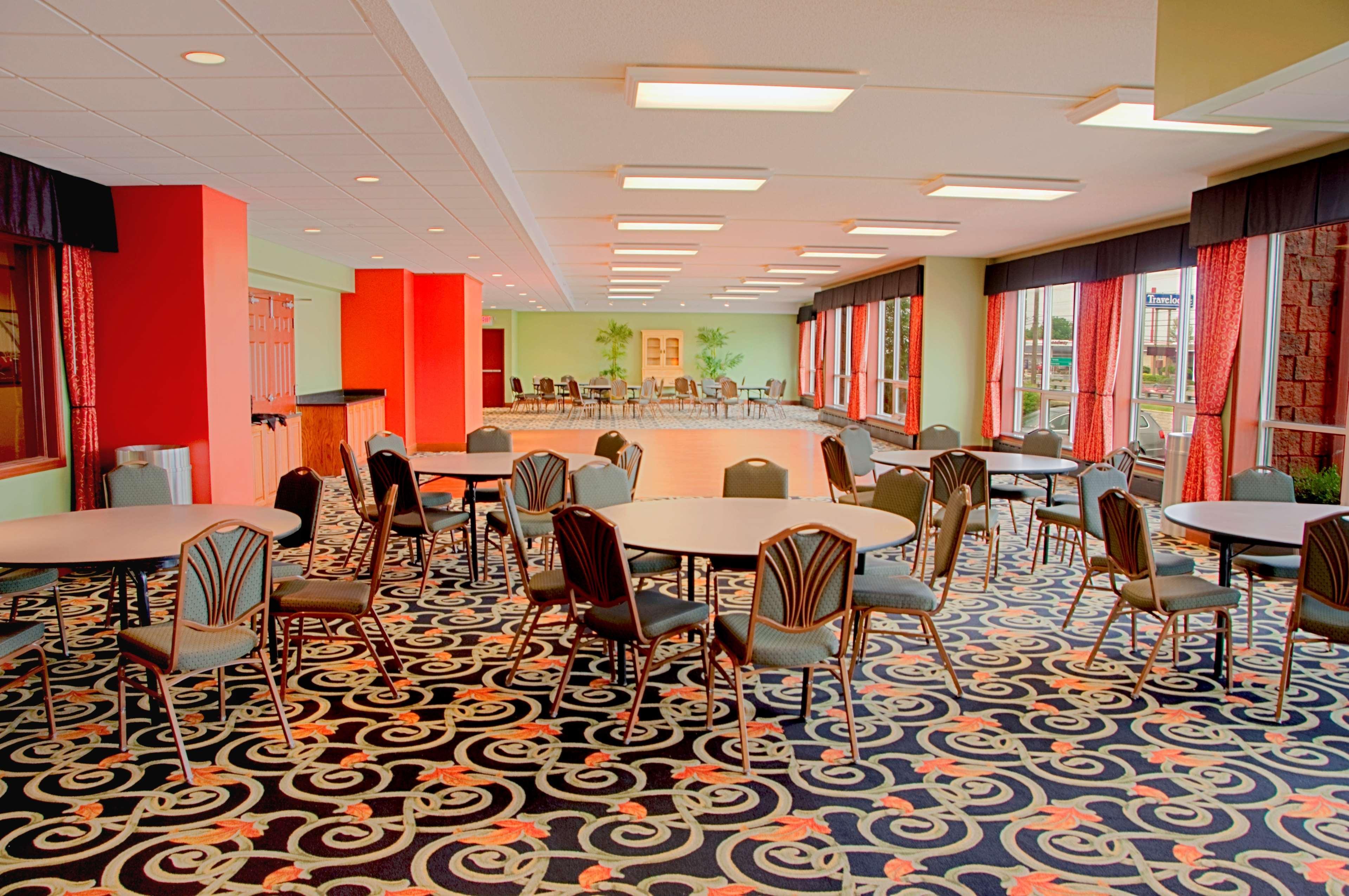 Best Western Plus Sandusky Hotel & Suites Экстерьер фото